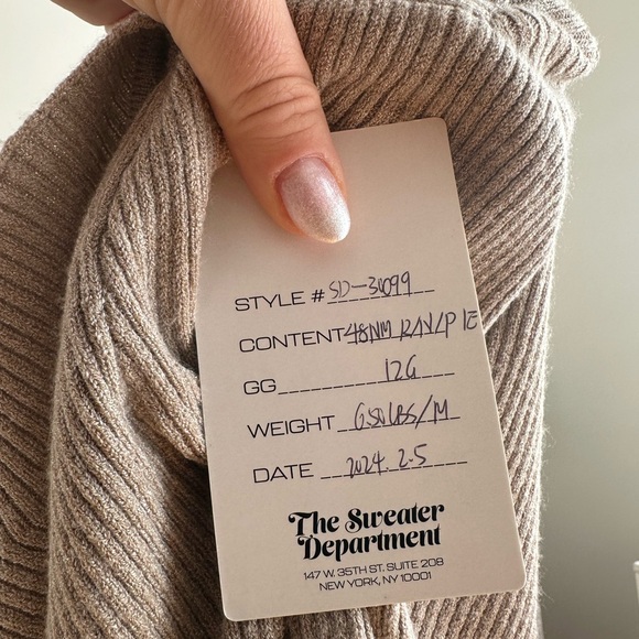 Mini BodyCon Long Sleev Sweater Dress with Cutout - Picture 10 of 11